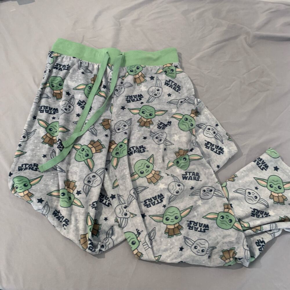 Star Wars pajama pants featuring Grogu (Baby Yoda):